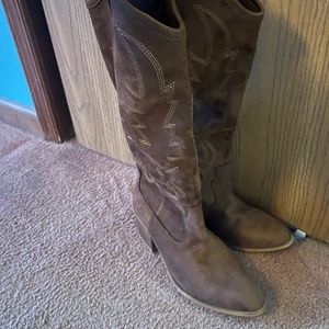 Dirty Laundry Woman’s Knee High Western boots